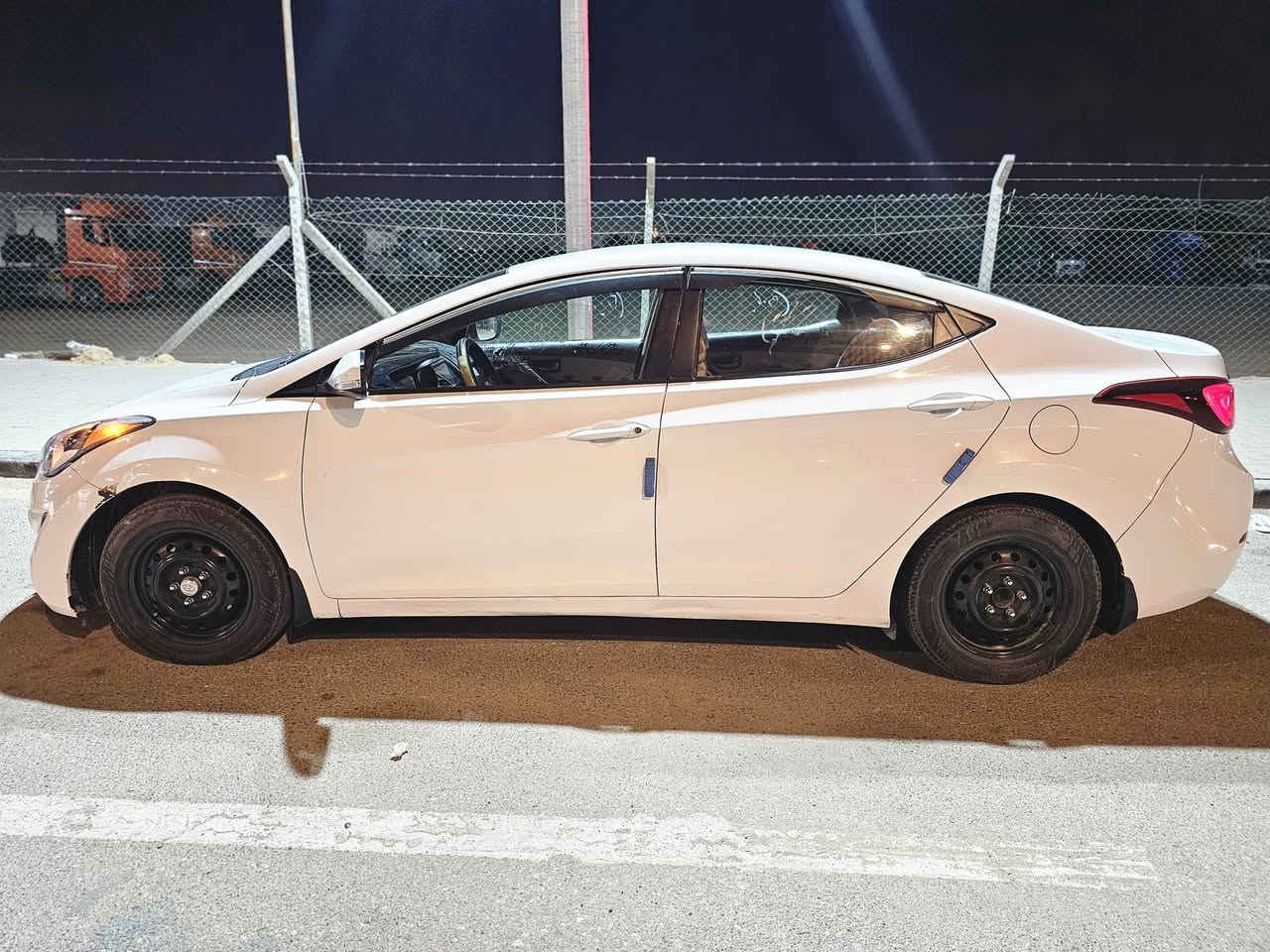 النترا خليجي 2015
بنيد مبدل وجاملغات الامامي ثنين نصهن مصلحات 
وربع الباب مصلح 
بدون دواخل كلش نظيفات الدواخل
الجاملغ الخلفي مرشوش بدون ضربة 
السيارة تحكم ستيرن كامل 
شاشة اندرويد اصلية 
كامرة دقة جيدة 
مكينة 1600
المكينة والكير والتبريد مكفولات خير من الله شغلهن 
تخم تايرات جديد 
دواخل السيارة نظيفة مغلفة نايلون ودوشمة نظيفة 
تبريد قطعتين ثلج وتدفئة كذلك
ويل السيارة الاسود المرغوب خفيف على السيارة ما يتعبها 
رقمها محافظة النجف الاشرف مداور ثاني يوم 
أمانة الله السيارة حلوة ونظيفة بيها ملاحظات بسيطة جداً 
مسوي إدامة للسيارة قبل شهرين خير من الله 
مكان السيارة الكوفة/حي ميسان 
السعر ١١٠ وبيها مجال للشراي 
للاستفسار التواصل على الرقم 
***********
