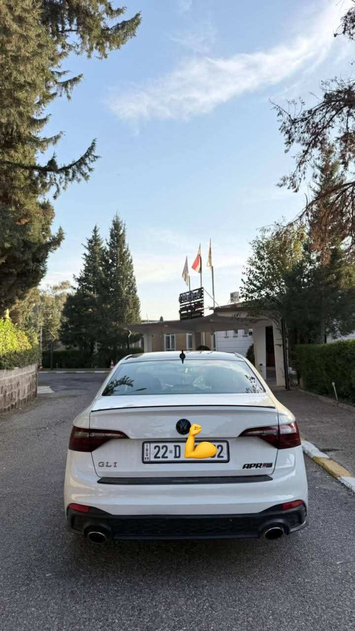 للبيع جيتا GLI موديل 2022 لون أبيض لؤلؤي، سيارة مميزة وفول مواصفات 🔥

السيارة مزودة إضافات أداء لعشاق القوة:
 • بلكات APR
 • شوته
 • داون بايب
 • برمجة Stage 1

فول مواصفات:
 • فتحة سقف
 • شاشة كبيرة مع كار بلاي
 • عدادات ديجيتال
 • تحكم سكان
 • بصمة تشغيل
 • كراسي جلد
 • كامرة خلفية وحساسات
 • إنارة LED
 • رنكات وكالة GLI

السيارة نظيفة جداً وبدون أي ايرباك أو دواخل، جاهزة وما تحتاج شي.

السعر: 207 وقابل للتفاوض البسيط 
الموقع: كركوك
للاستفسار والاتصال: ***********
