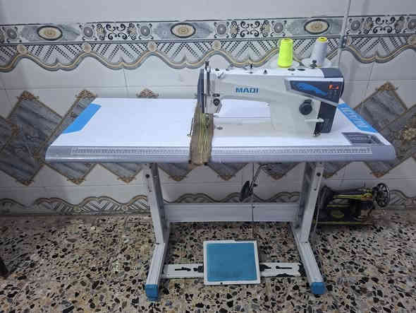 مكينه اصلي مستخدمه نضيفه
السعر 200 الف 
ضمان سنه بيها
اتخيط كل انواع الاقمشه
مكاني بغداد مدينه الصدر ومتوفر توصيل
***********
