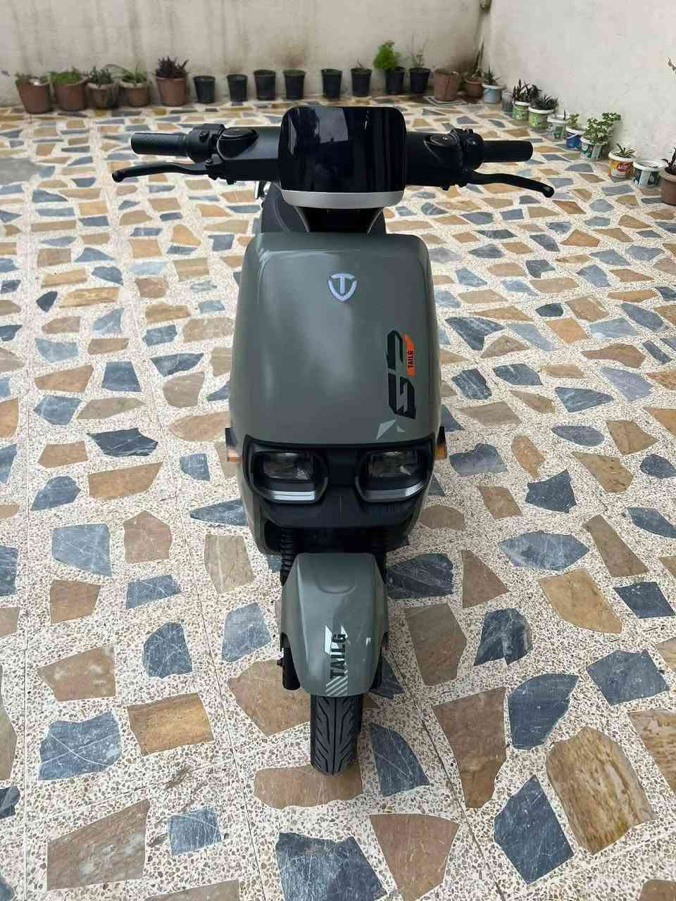 سلام عليكم ماطور شحن ريان جديد مطبك قبل سبوع بطاريات مصطره 32 امبير ملف 2500 + سرعه 70 مكاني حي عدن +سعر 850 وبي مجال حك جيتك رقم ***********
