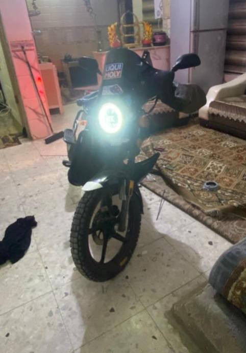 سلام عليكم دراجه دايوان موديل2023رقم وسنويه بغدادلوحات نكليزي دراجه مجفته ويل وتاير لخلفي محور بوكسر دراجه خير من الله عارضهة.1800.وبيه مجال قليل لعنوان حي لبتول تقاطع سياحي ***********للستفسار تصل وبي وتساب..
