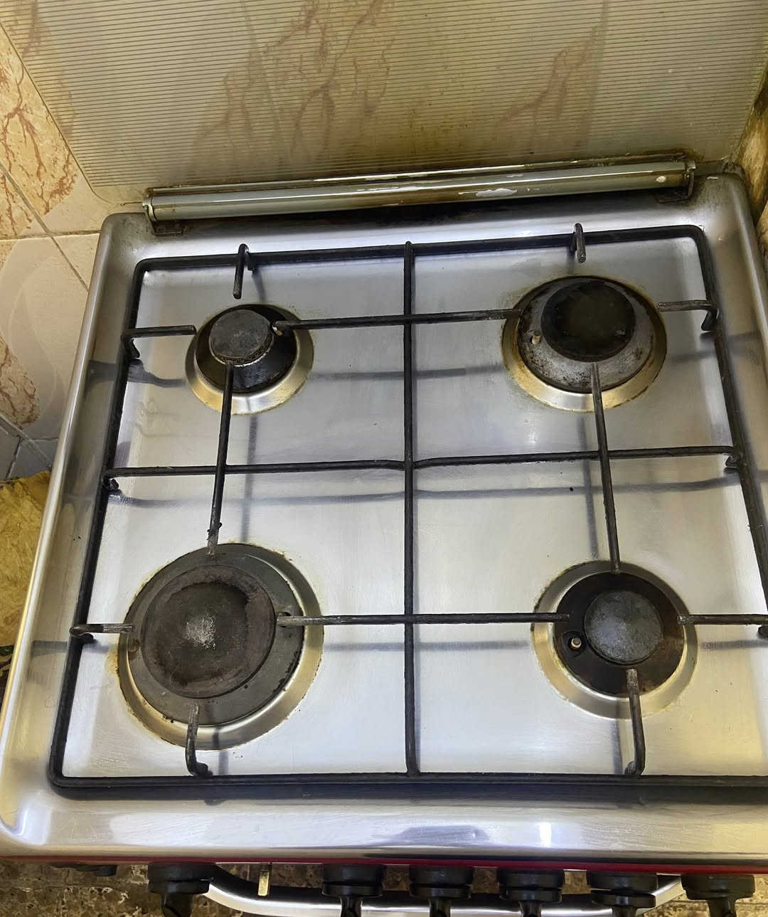 غراض بيت للبيع كلمن وسعره 
مكانهن بالحريه
***********
