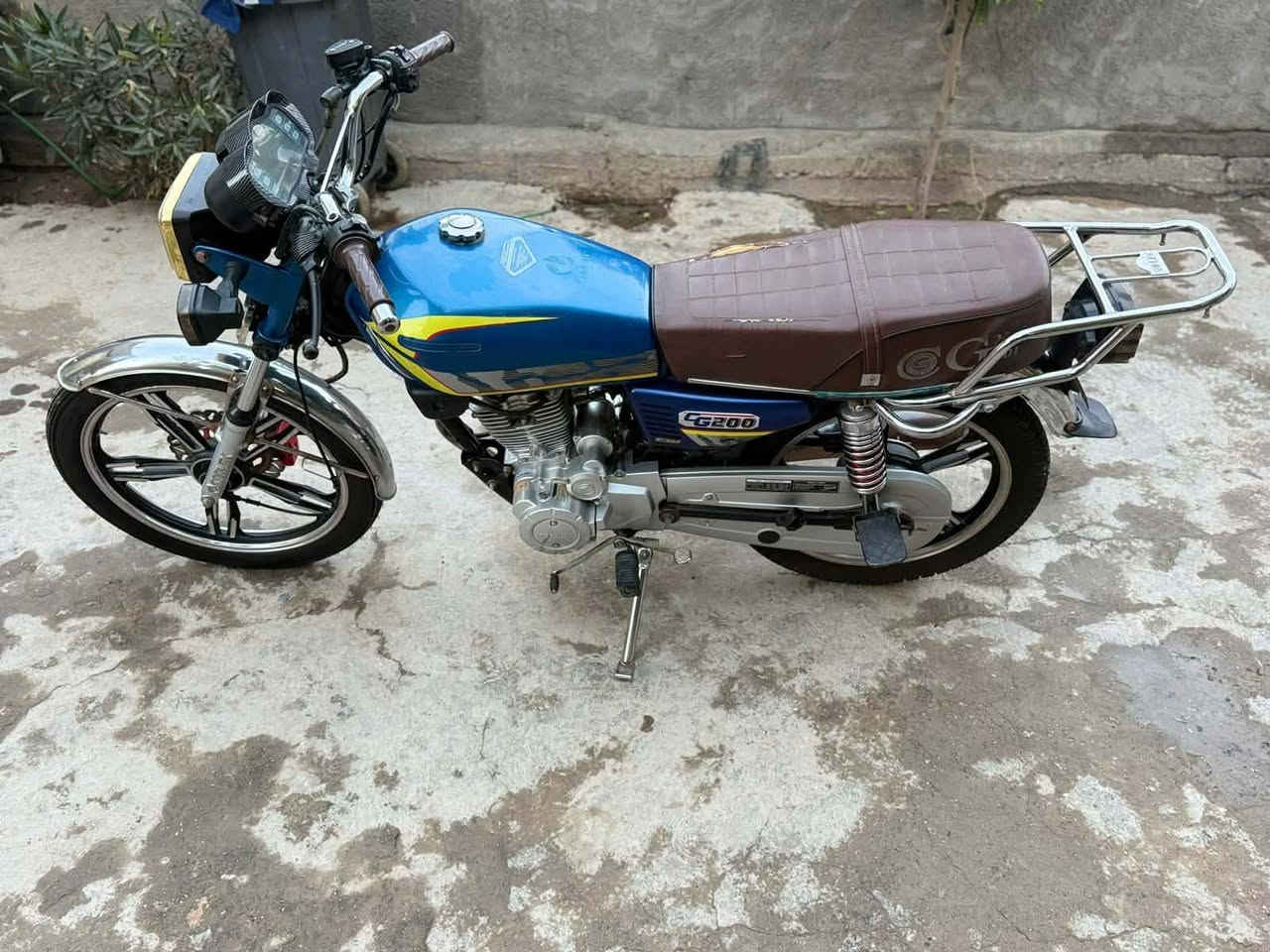 سلام عليكم دراجه سفانه موديل 42 دراجه مال جناي على يدي كهربايات كامله وراق كامله مكفوله كفاله عامه  ما نقصها شي  دراجه جديده  مكان  بابل محاويل السعر 600  وبيها مجال بسيط  شراي يتصل  ***********
