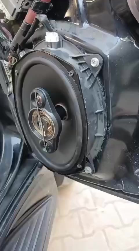 تم العمل على لاندگروز 2020 🚙
تم تبديل سستم سماعات منضومه كامل 🔊 🔊
سماعات بيضوي بايونير 650 واط الغنيه عن التعريف 🔥 
سماعات JBL گلاب 225 واط الغنيه عن التعريف💣 
تويترات دشبول JBL الغنيه عن التعريف🧨 
والنتيجه واضحه💪 من الصور والفيديو ابهرت الزبون المحترم ✨
يوجد شد جميع السستمات والسماعات والشاشات والمسجلات لجميع انواع السيارات مع الضمان ⚡
يوجد توصيل جميع محافظات العراق التوصيل مجاني🚛
مكاني بغداد *********** حسين 📞 📬
