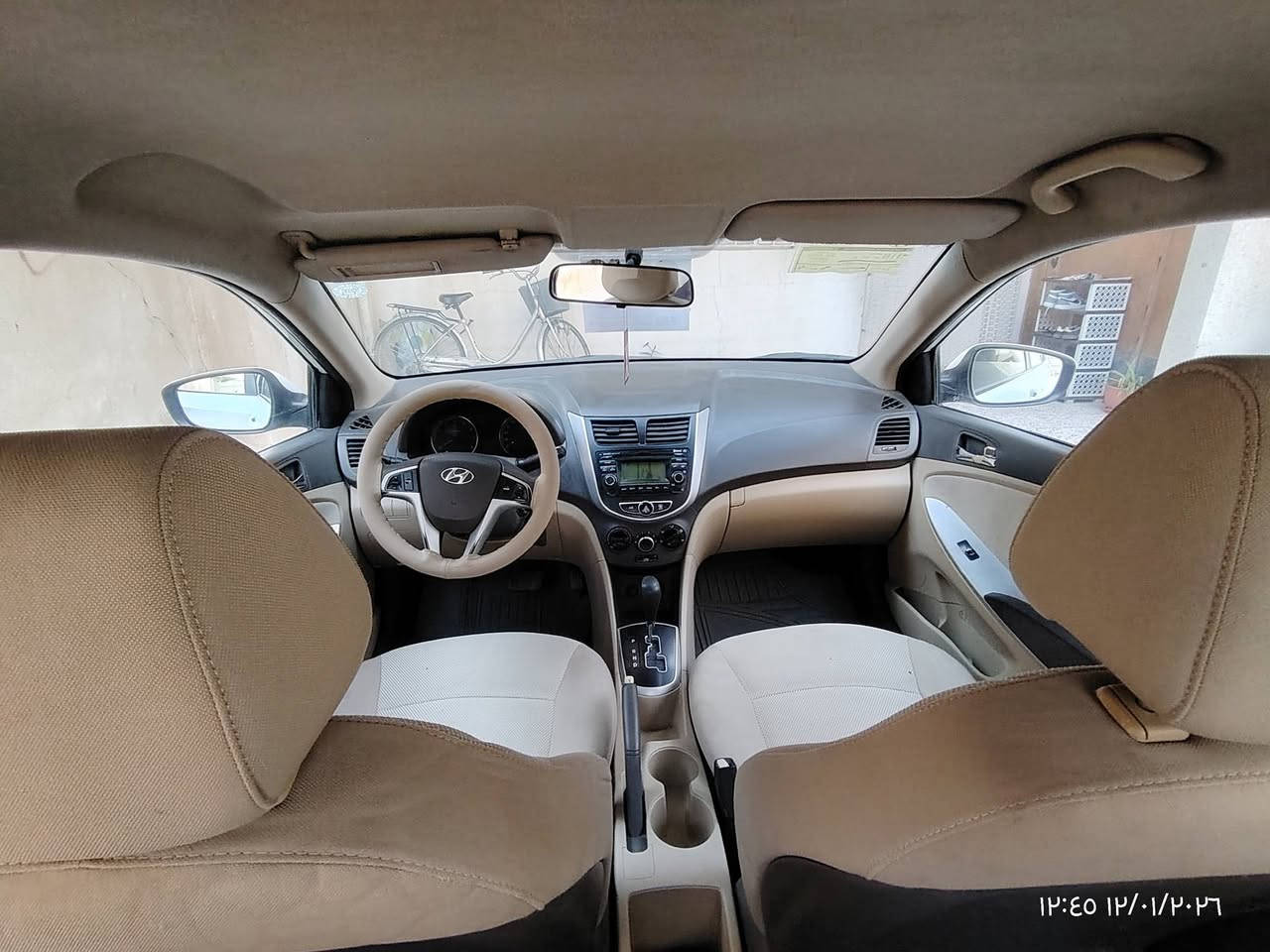 سلام عليكم اكسنت موديل 2013 فول بدون سلايت مكينه مامفتوح شرط 16دوش ومكينه ركير شرط طخم جديد تواير جديد تبريد تدفيه سياره ماشية 190 سياره بدون صبغ للاستفسار *********** واتساب سعر 104 ومجال بسيط
