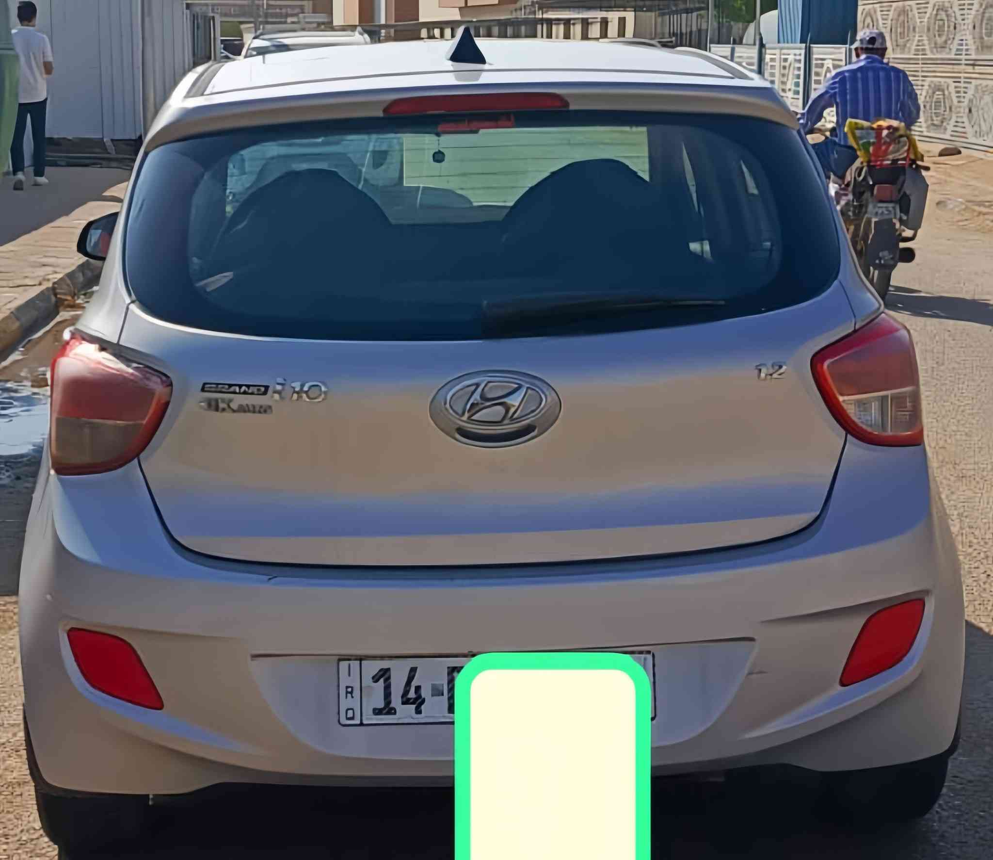 هونداي i10 موديل15رقم جديد السياره كلش جديده العنوان بصره لمطيحه ***********
