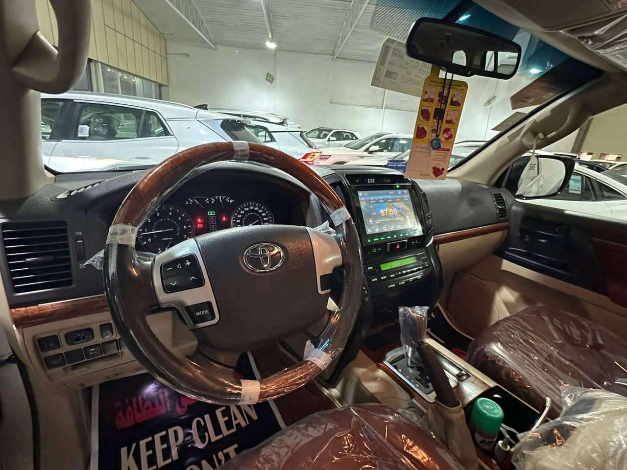 سلام عليكم لاندكروز ٢٠١٤ بريم اصل
ملاحظه /بيه بنيد مبدل وجاملغ نفس لون
المواصفات كشن كهرباء ناطقه حساس أمامي خلفي كشنات جلد كامره خلفيه تحكم ستيرن زراكات ٨ايرباك كير ومحرك جدد تخم تاير جديد صدر أمامي خلفي جديد السعر ٣٣٠ وبيه مجال بسيط لشراي
***********
