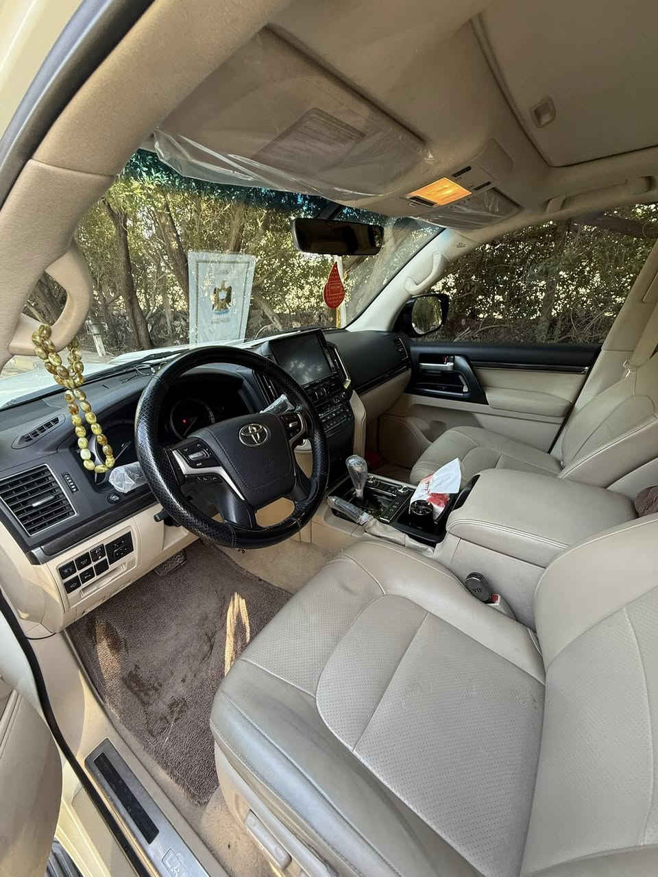 سلام عليكم
لاند كروز كراند تورنك موديل 2021
مواصفاته
العداد ليزري 
الجنطه كهربائي
ملاحظه/كراند تورنك مو شركات 
 على السونار فقط بيه صفحه محولبه
السعر 515وبيه مجال
***********
***********
