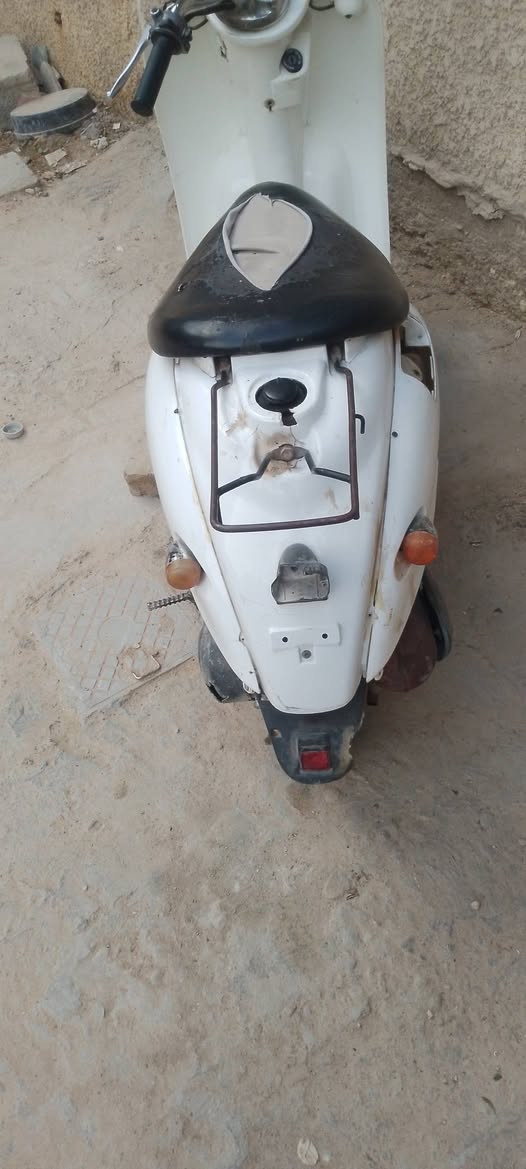 سلام عليكم خوان دراجة عبد الحليم شغالة باي وقت وين متروح بيهة بس نقص كلج خلفي بس مماثر عليهة ***********
خوان لحد يكلي بيش بالفيس اتصل او واتساب ودلل سعر معقول ابيع
