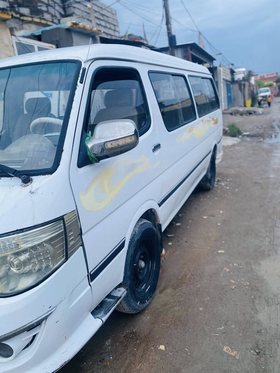 يالله سلام عليكم سياره فتون  موديل 2017البيع محرك خير من الله كير خير من الله صدر جديد سنويه ال٢٨ بسمي شرط التحويل تجي تشوف بعينك وتاخذ السعر 80 وبيهه مجال الشراي هيه غرمه كلهه يمي 
واتساب ***********
انتصال ***********
