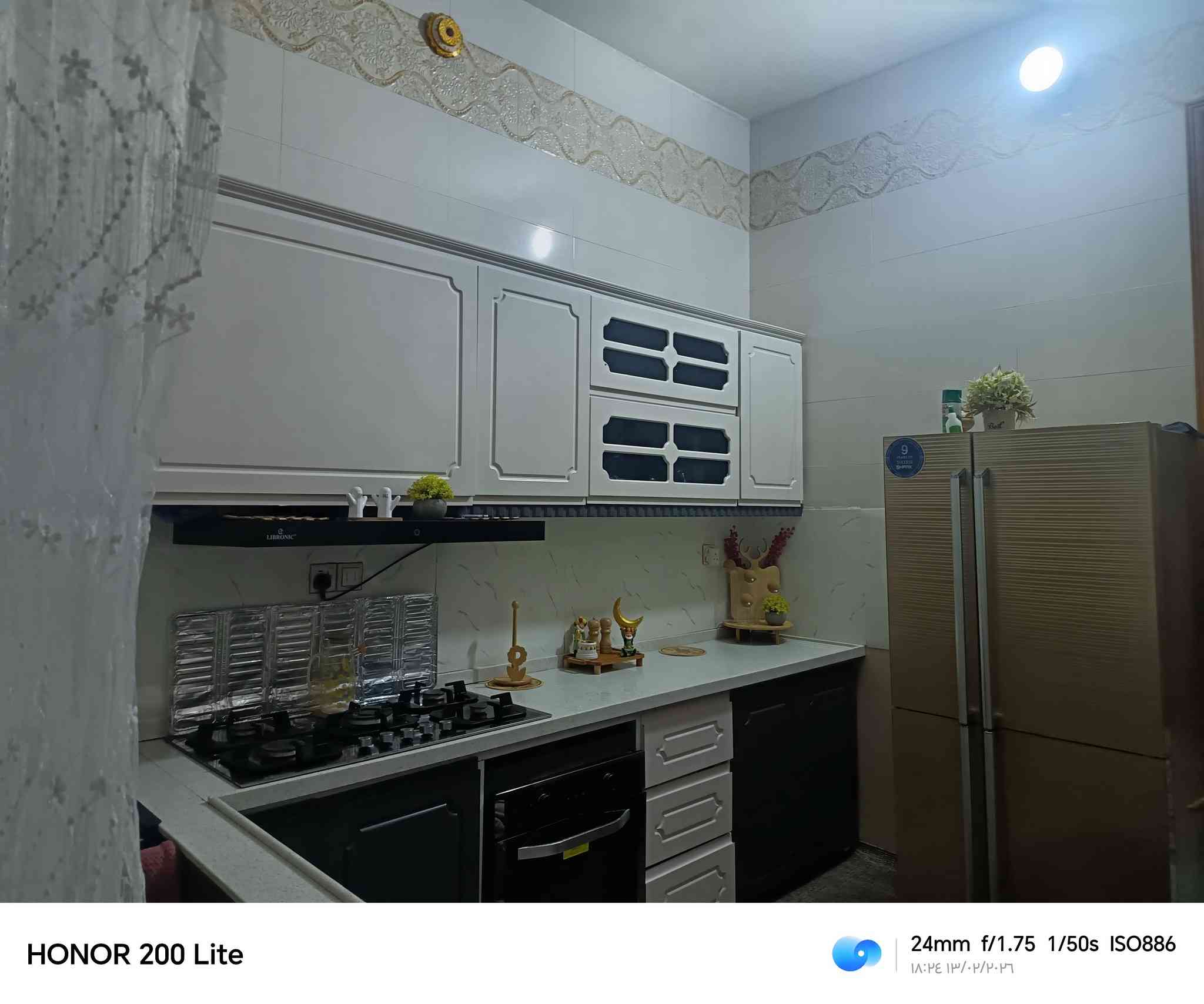 السلام عليكم ورحمة الله وبركاته عندي بيت 100 م طابقين للبيع من يتكون ثلاثه غرف نوم واستقبال وصاله ومطبخ حمامات ثلاثه في حي الامل قريب من قنطرة السلام. هذا رقمي ***********
