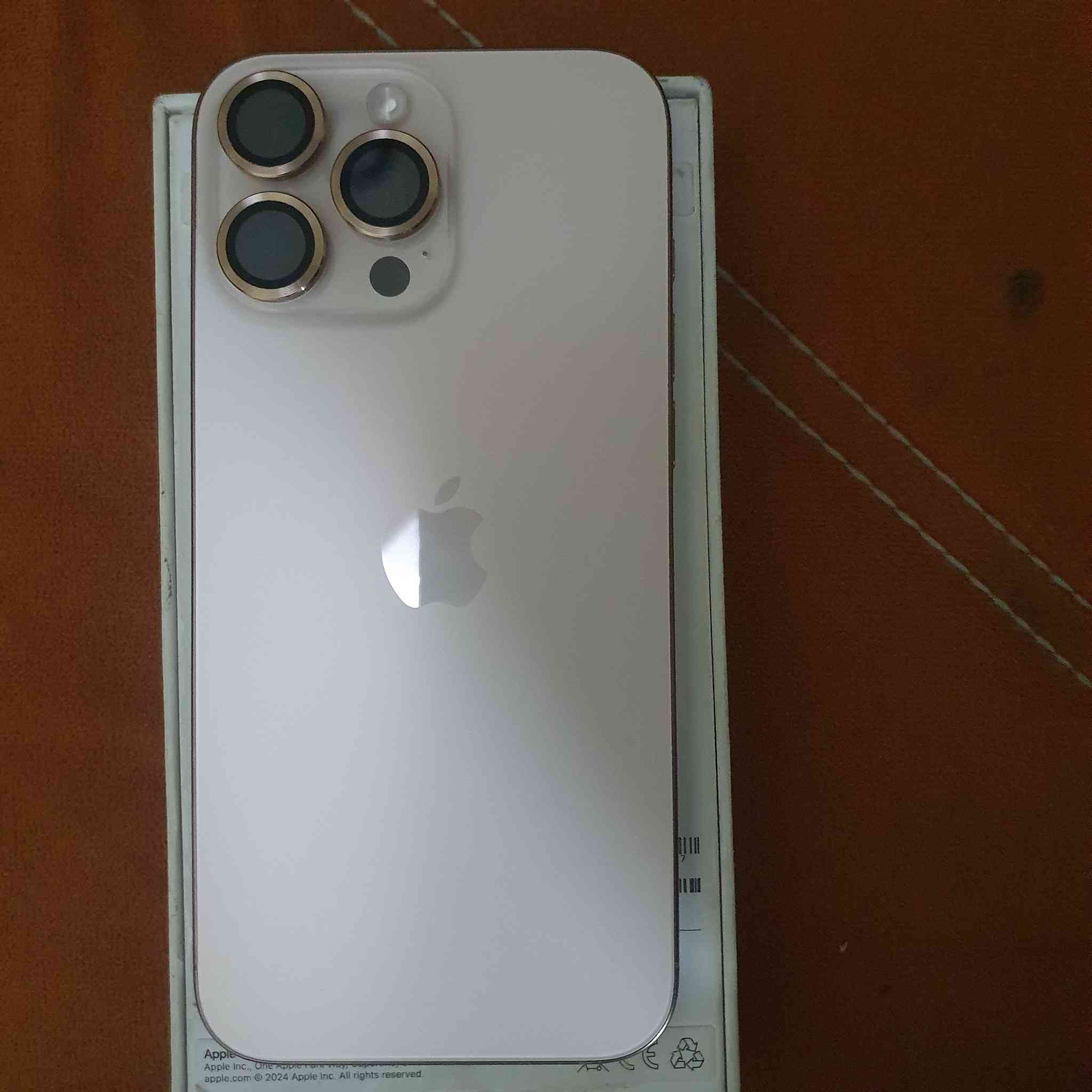 سلام عليكم  افون 16 برو ماكس جهاز جديد بطارية 97 ضاكرته 256 سعر  1325 عنوان بغداد مدينه الصدر ***********
