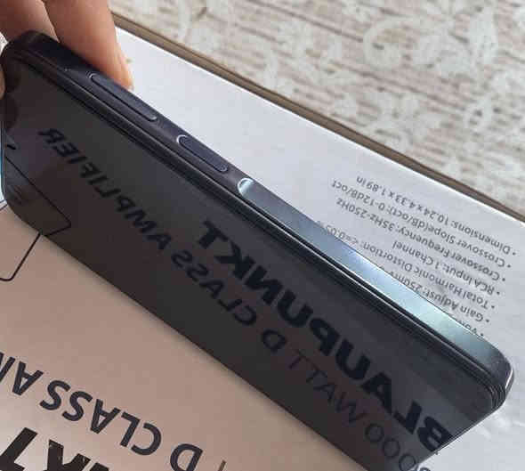 أم 12 للبيع مبدل بي شاشه فقط نضافه  خير من الله 75 الف قفل ***********
