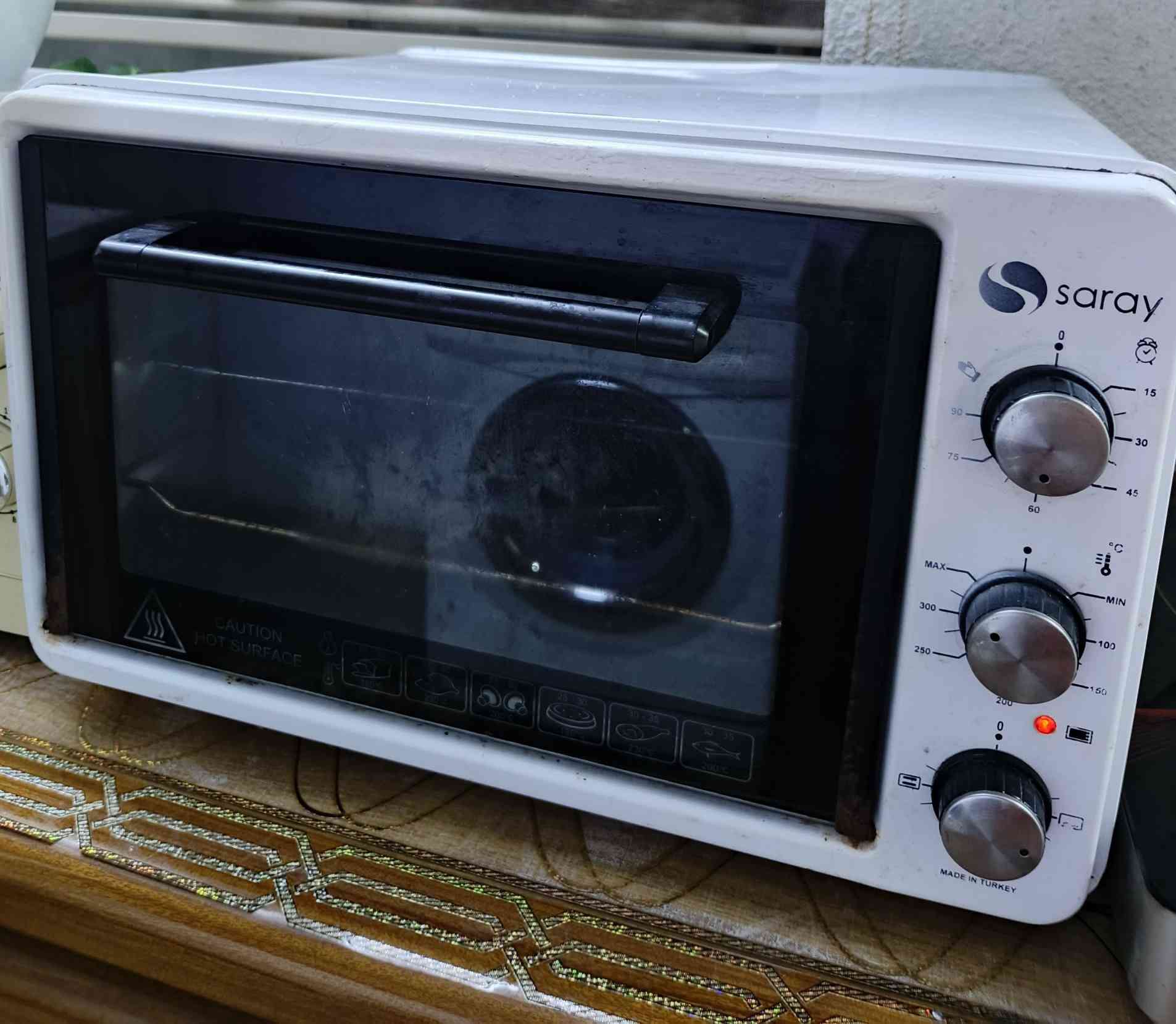 اوفن حجم وسط نظيف وتشغيل فول السعر 30 قفل الاتصال عالرقم ***********
ويوجد خدم
