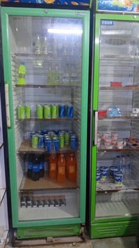 السلام عليك عارضات للبيع نظيفات كلش عموديات 2 سعر الوحده 250 وحده افقي...