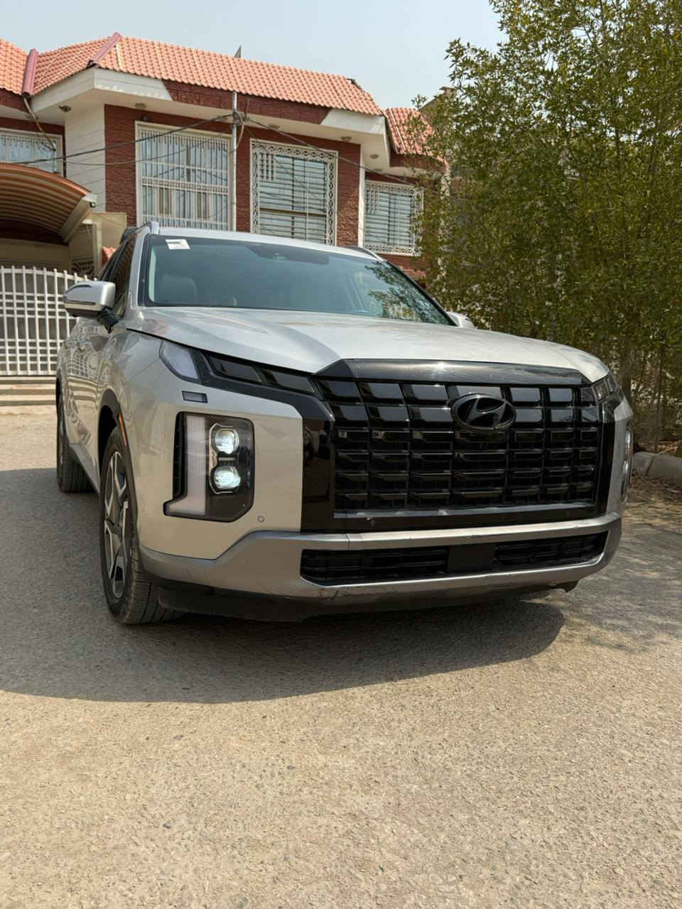 السلام عليكم
2023 HYUNDAI PALISADE SEL PREMIUM
اللهم صلى على محمد وال محمد اترك تعليق حلو مثلك
كلشي موجود بالسوق 
اني ناشر صور الحادث الك
رقم شاصي موجود داخل الصور 

حجم المكينة 6 سلندر 3800 
٤ كاميرات محيطية ٣٦٠ درجة
رادارت أمامية وخلفية وجانبية
فتحة سقف
كشنات كهرباء خزن وضعيتين مع تدفئة وتبريد المقاعد الامامية والخلفية
 ٤ وضعيات قيادة 
 تحديد مسار 
 صندوق كهرباء 
 بردات ابواب خلفية
تشغيل عن بعد
3قطع تبريد
حساسات أمامية وخلفية
دشبول شاشة ديجتل
دخول بصمة ذكي
سايد بريك كهربائي 
أوتو هولد + نقطة عمياء
شاحن لاسلكي
مثبت سرعة
مرايا جانبية هيتر + تعتيم
ارباكات برادات 
عداد المسافة  33
التشغيل والتوقف التلقائي
شفتات  ستيرن على المقود
حساسات نقطة عمياء + مساعدة تغيير المسار
نظام الثبات الالكتروني
نظام التحكم بالفرامل
نظام التحكم بالسحب
نظام التحكم بالفرامل على المنعطفات
نظام التحكم بالسرعة التكييفي
نظام ابطال الفرامل
نظام مساعدة الفرامل الهيدروليكي
نظام مساعدة النزول من المنحدرات 
نظام مساعدة الصعود في المرتفعات
نظام حساس ضغط الاطارات وحرارة الاطارات
نظام تحذير من الاصدام
نظام مكابح طوارئ
وسائد هوائية عدد 8 
نظام الصوتي سستم 
 سياره امبدل جاملغ امامي  وبنيد 
مع جاملغات خلفي  راجع بارد 
بيه بل كصه مال القمارة تعديل حار وبيه صبغ 
صور حادث داخل المنشور 
وسياره أحلا من بهواي 
بدون رقم 
رقم شاصي داخل منشور 
الاستفسار 
***********
سعر 230 وبيه مجال
مكان السيارة /  بابل
