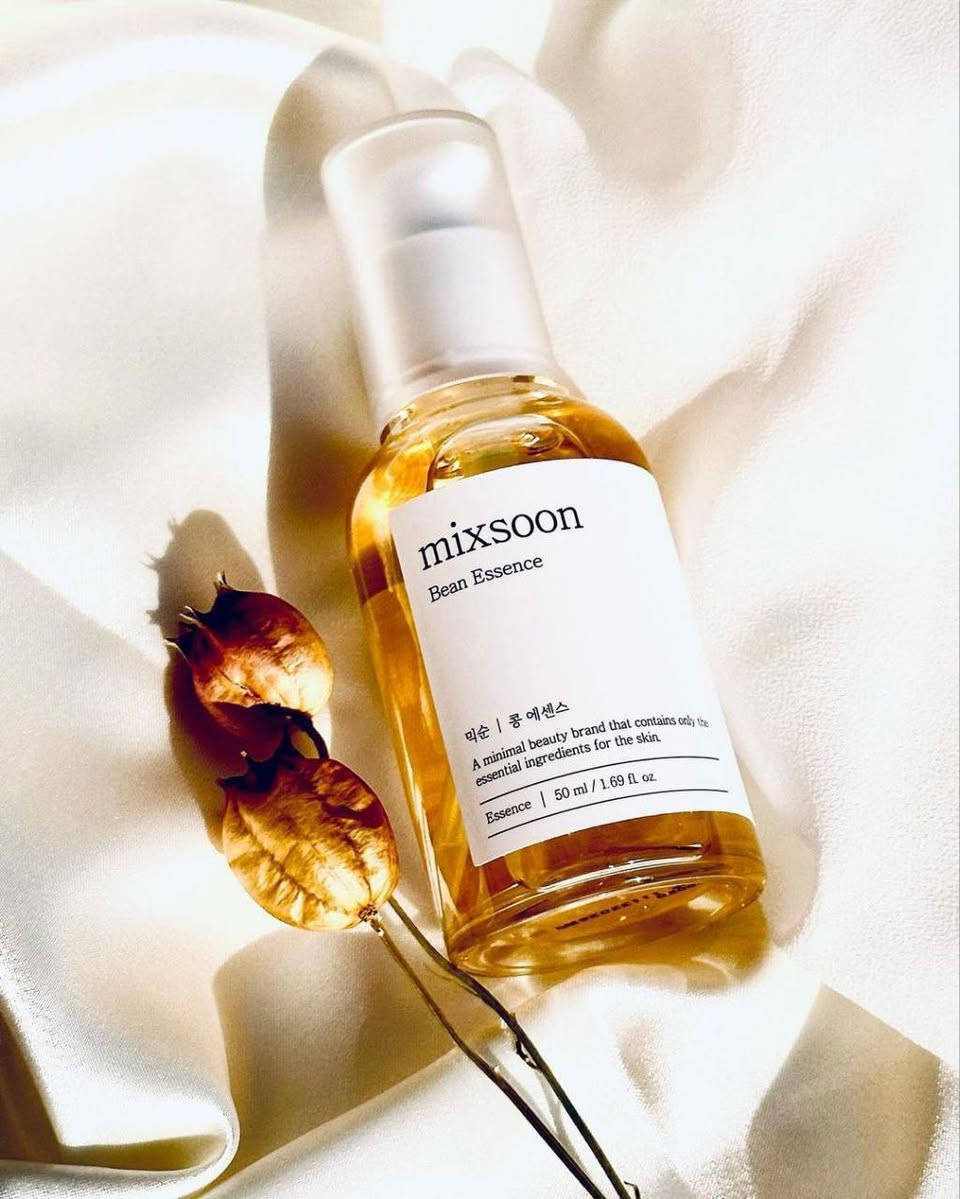 ✨ Mixsoon Bean Essence – 50ml 
سيروم ميكسون 𐙚⋆🩰⋆🦢
ترطيب عميق + نضارة فـورية ✨
يقلل التجاعيد ويعطي إشراقة طبيعية
✔ مناسب لكل أنواع البشرة (خصوصاً الباهتة)
✔ يُستخدم صباحاً ومساءً قبل السيروم أو المرطب
💧 مكوناته : مستخلص الفاصوليا: ترطيب وتغذيةهيالورونيك يحافظ على الرطوبة ويقلل الخطوط. 
﹏﹏﹏﹏﹏﹏˚ 𓇼𓈒𓏸🎅🏻⋆⭒˚♥𓇼


**إذا كنت صاحب هذا الإعلان وتريد حذفه لأي سبب، رجاءا أرسل رسالة إلى الدعم الفني**