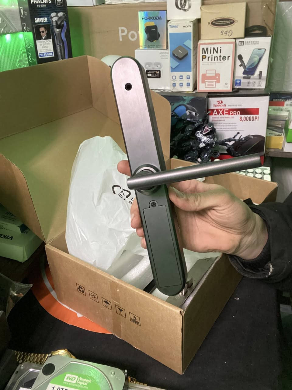 كيلون سمارت ذكي يفتح بصمه ورمز ومفتاح وكارت وتلفون جديد اكتب سعر بما يرضي الله واخذه 
متوفر توصيل 5 الكل العراق


**إذا كنت صاحب هذا الإعلان وتريد حذفه لأي سبب، رجاءا أرسل رسالة إلى الدعم الفني**