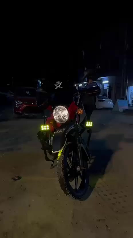 سلام عليكم
بوكسر للبيع 
موديل ٢٢ شكل ٢٣ 
كبل انكر سلف واطلع للشغل 
اوراق كامله شرط الترقيم 
دهن امزويل كل اسبوع 
شادلها شغلات 
١كشافات خارجيه 
٢ يدات هوائيه دبل اشارع 
٣ جامه خارجيه 
٤ درع اتريد هاذ الي عليها تريد البلادي موجود 
سعرها 1600 مليون وستميه وبيها مجال 
متواجد اتصال و واتساب 
***********
