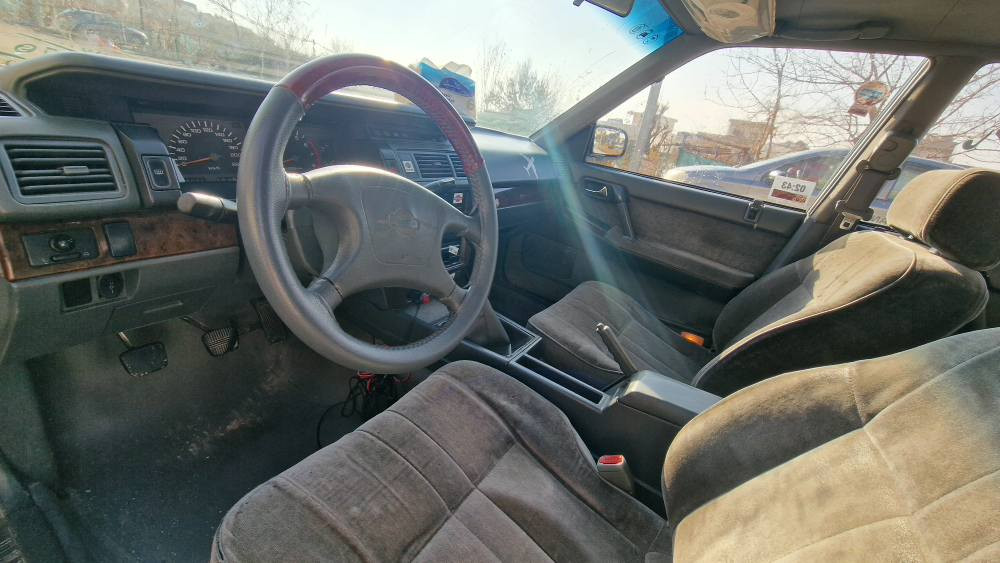 سدريک بۆ فرۆشتن
شوێن سلێمانی 
ئاڕمی سلێمانی ئاڕم و ئەولیات و خرامە بەشەرت 
کامل بۆیاخ 
سەیارەکە لەڕاستیدا لە ڕەسمەکان جوانترە ناو داشخول و بەرگە درگای زۆر جوان ماوەتەوە 
ئەکسل و تەقەو ڕەقە بەشەرت
چوار جام کارەبا 
ئاوێنە کارەبا 
کارەبای مەزبوت
مەکینەی دوکەڵی شین دەکات واتە تاقم ڕینگێکی دەوێت 
لێدانێکی چەمەلقی سەکنی هەیە
سەیارەکە داوای ٣٢و کەمێ معامەلە دەکەم
*********** السليمانية, العراق
