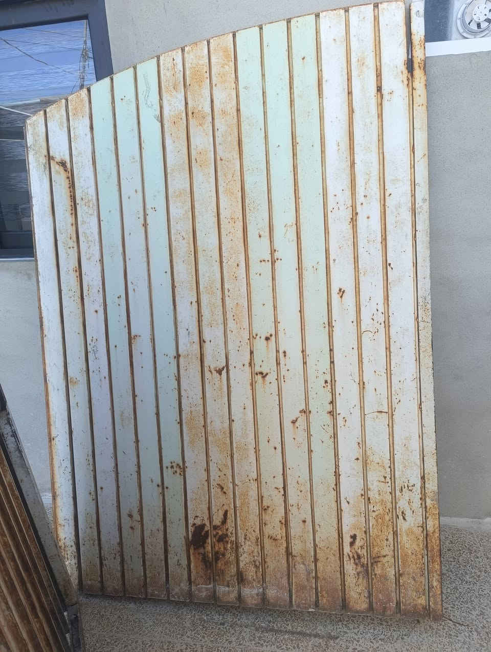 باب حوش للبيع
ينراد تصليح بصيط من جوه او صبغ
رقم ***********
75 ألف
