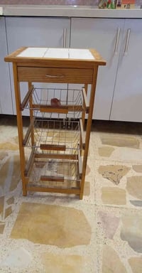 للبيع سله خضار للاستفسار الاتصال على 07754830802 يوجد واتساب