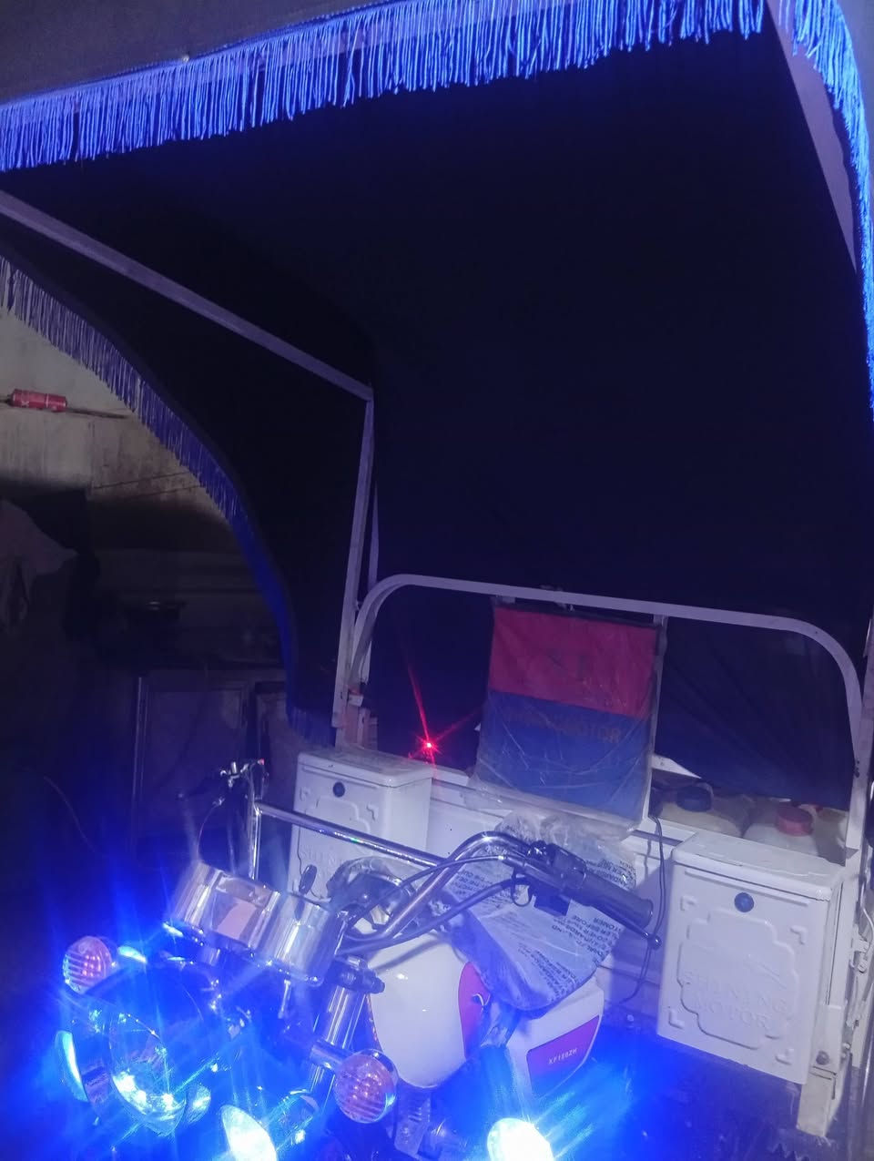 سلام عليكم ستوت للبيع 2025فول مجنبز فول مماشيه شي قليل شهر بل شارع برغي ممفتوح *********** مكانه ديالى خانفين
