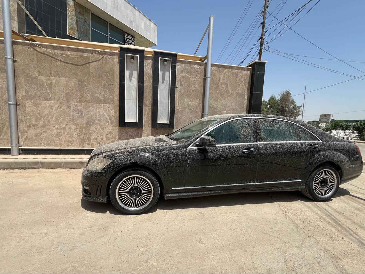 Mercedes S350 
160$…. 
-هزة 2026 معاملة كاملة فقط وصل رسوم دفع الكمرگ في مدرية مرور النجف 

2008  محدث 13 
گلين السيارة 
فقط الدعامية الخلفية  صبغ  

باب طويل أمامي شفط جنطه شفط 
-گير تعليگ 

أنظمة قيادة S.C.M سبورت ورياضي وعادي 
 وهزة جديدة 26 
 مواصفات فول 
خزن مايموري 
-محرك 6 سلندر 
-نظام جوبلس تصعد تنزل شغال
-سلايد روف فتحة 
-بصمة ابواب
-كراسي جلد جدا نظيف
-كراسي امامي خلفي كهرباء
-كراسي امامي خلفي تدفئة تبريد
-كراسي اماميات خزن ميموري
-تجاوي امامي خلفي كهرباء
-ستيرن كهرباء مع تحكمات ستيرن
-بردة خلفية مع بردة ابواب
-تبريد امامي خلفي منفصل 
-شاشة مع تلفزيون
-اشاير بالمرايات مع شفط 
-لايتات  داينمك
-حساسات امامي و خلفي
-انظمة قيادة
-داخل اسود مطعم بصاج ملگي 
-بصمات عدد 2 حلة, بابل


**إذا كنت صاحب هذا الإعلان وتريد حذفه لأي سبب، رجاءا أرسل رسالة إلى الدعم الفني**