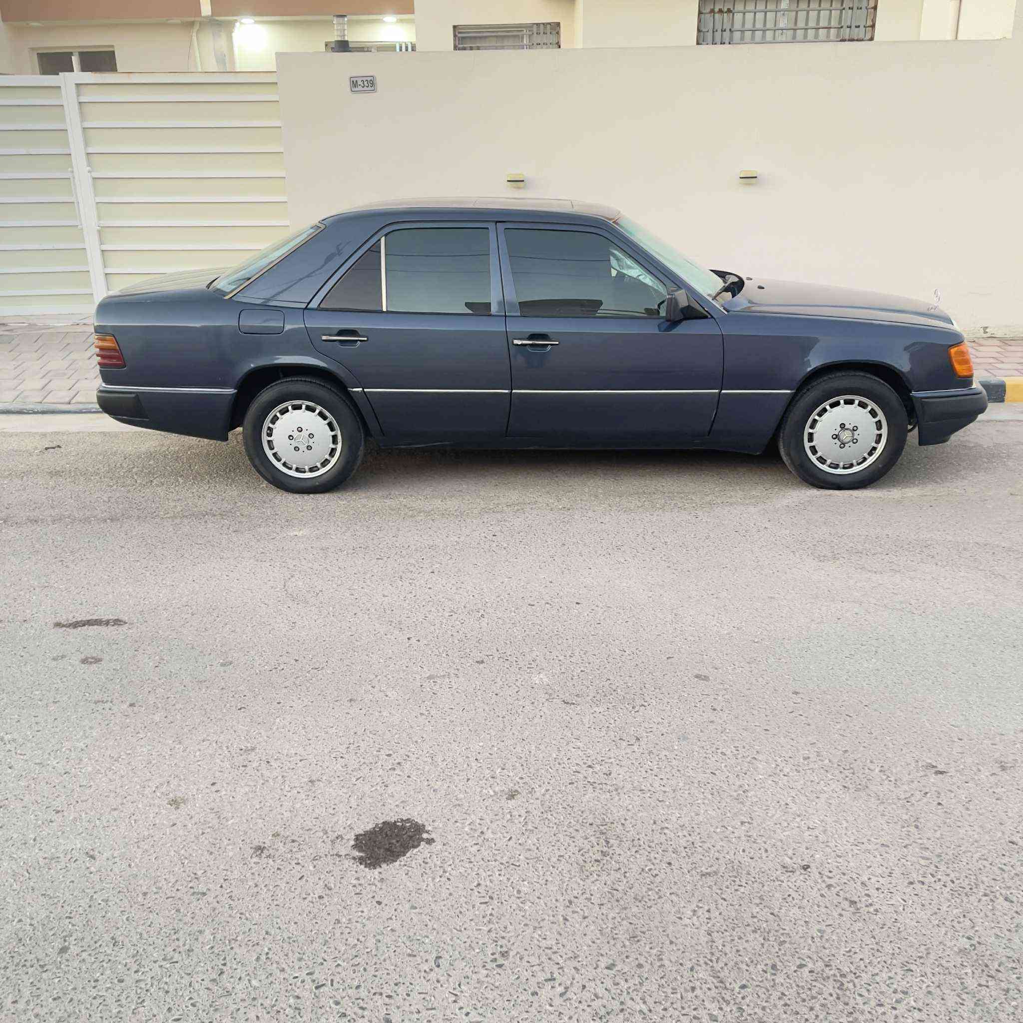 اسلام عليكم حبايب مارسيدس دب 300C
السياره كلها بلاد بيها بس بنيد صبغ اثر جراد كفاله عامه من ضرر وخياس مكينه وكير خير من الله عنكبوت 
منضومه بانزين كلها جديد تانكي دبل فيت بم نوزلات ابلكات كلها جديد مكاني حله بابل 
حبايب الي مو شرايت ليتصل وليتعبني 
سعرها 80 وبيها مجال شي قليل 
***********
