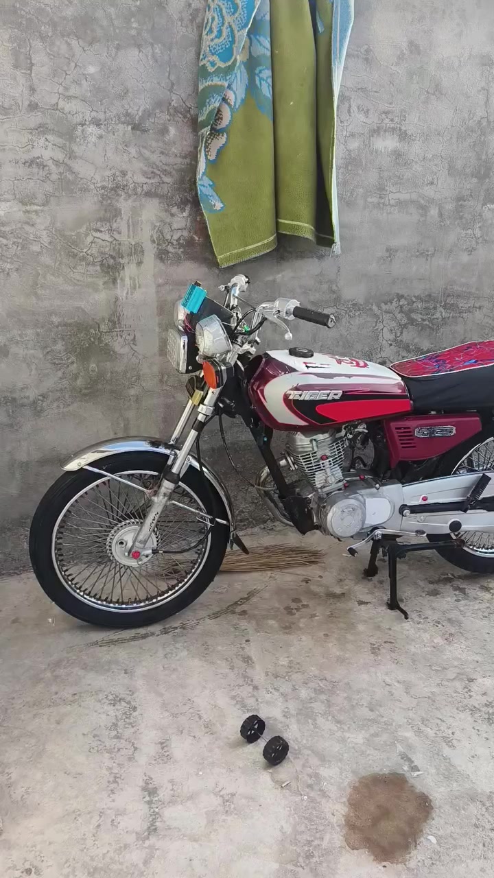 سلام عليكم دراجه للبيع لاصرف ولابخار كلجات فول كهربايات شقاله سعر 350بيه مجال عك الجيه كركوك صياده القديمه***********
