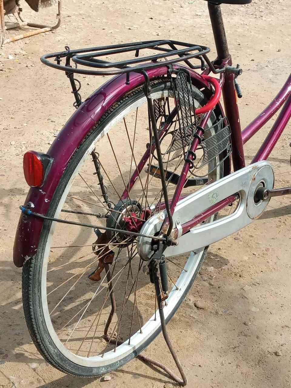 السلام عليكم بايسكل
حجم 26 للبيع سعر خاص بايسكل كله مختم


**إذا كنت صاحب هذا الإعلان وتريد حذفه لأي سبب، رجاءا أرسل رسالة إلى الدعم الفني**