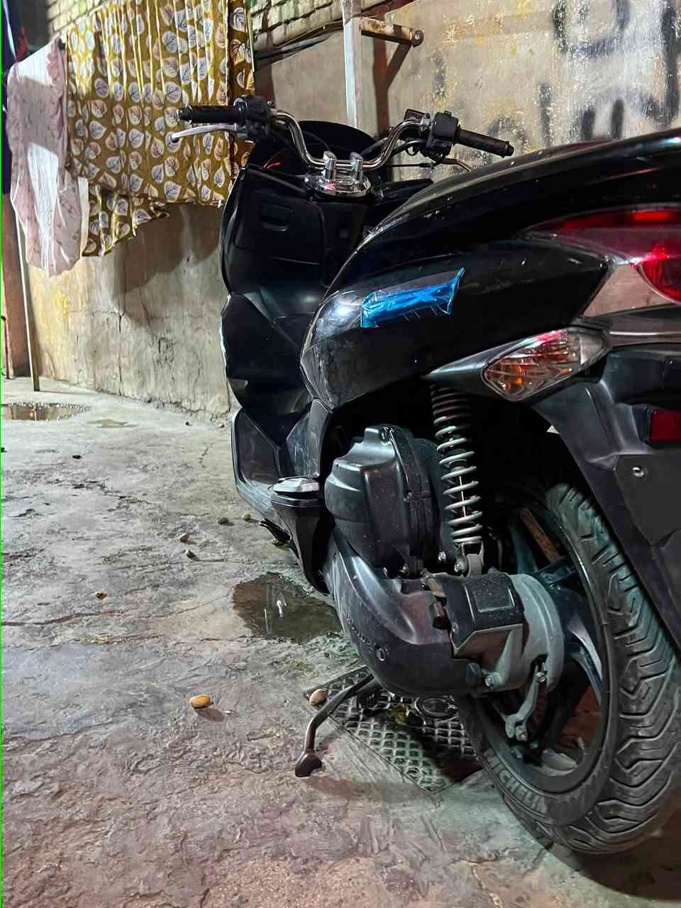 بي سي اكس جيل الأول ياباني دراجه خرسه المحرك بيها بس البجم شويه يرادله ترتيب وجاملغ ماكو سعر 1100 مكاني بغداد ***********
