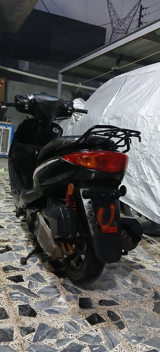 دراجه بريز بغبغاء دراجه بحال الوكاله صار اقل الشهر   من نزلت من الرمبه كفاله عامه سعر مليون وبيهة مجال قليل بغداد التاجي ابو عظام    للستفسار هاذه الرقم ( ***********
