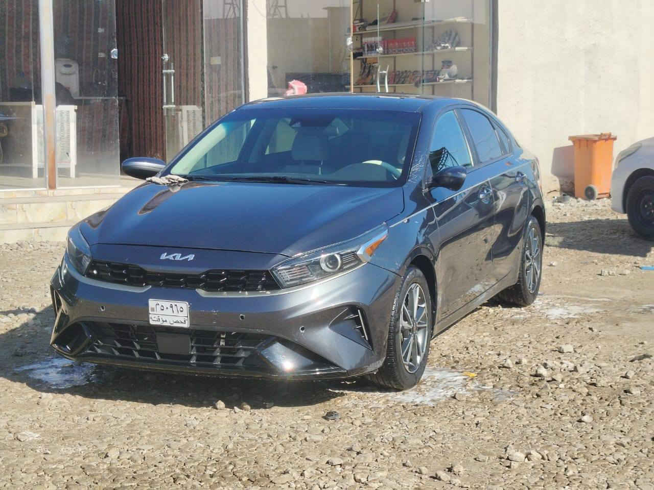 السلام عليكم سياره فورتي موديل 2023 ضررها بنيد تبديل وجانلق تبديل امامي سياره حره مكينتها الفين مكان السياره السماوه مركز المدينة وترهم مراوس ل الاستفسار الرقم ***********
