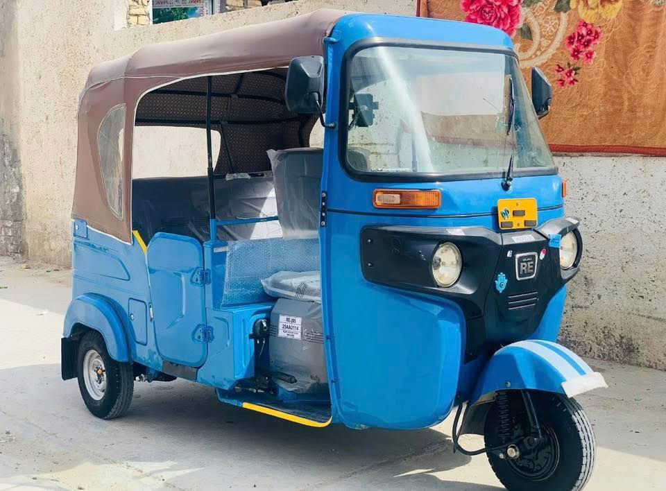 تكتك 22 جاهزة رقم وسنوية ب اسمي 
محرك واكسل بلادي ممفتوح 
رقم بغداد الجديد 
كفالة عامة عدا شوية بارد بحافة اللغد الايسر 
مكاني بغداد البنوك

السعر 8.300  بيها مجال للشراي 

‭٠٧٧٠ ٩٨٤ ١٢٦٥
***********
