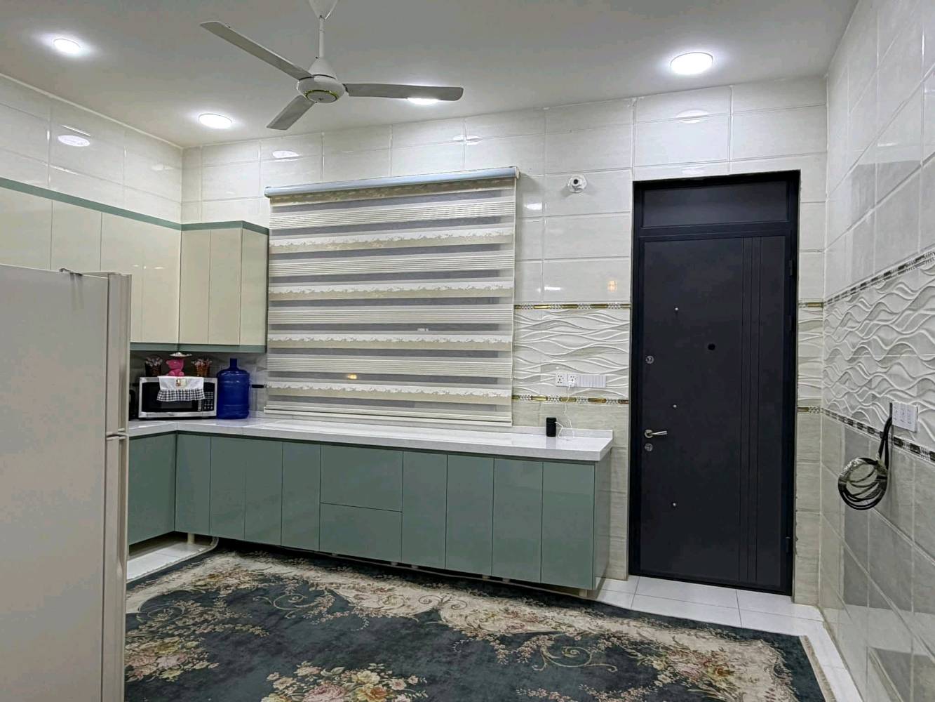 حلة / حي الإمام شارع الكابينات المساحة ٢٠٠ م طابو صرف طابقين بناء حديث ٦ غرف نوم سويتات