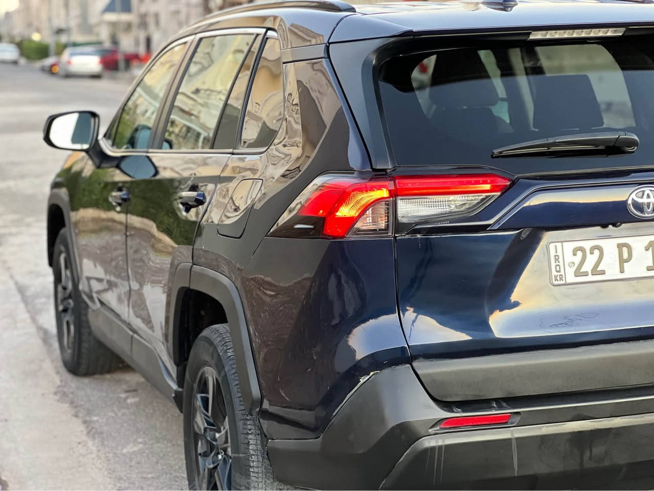 للبيع تويوتا راف فور Toyota RAV4 2023 XLE ✅
السعر 195 ومجال
واتساب***********

تويوتا راف فور XLE 
موديل 2023
المحرك 4 سلندر  ٢.٥ بنزين

حادثها جاملغ وباب بدون دواخل
وربع جنطة
بجم كبس ايرباك بس بردة
بداية الحوض بيها صبغ
والسونار مرفق
رقم الشاصي
‏2T3P1RFV4PW360039

رقم اربيل تحويل وغرامة شرط
السعر 195 ومجال
المكان كركوك
ت

المواصفات :
‏Awd
صلايت
صندوق كهرباء 
بصمة ابواب
بصمة تشغيل
الشاشة الجبيره 
تحديد مسار 
رادار أمامي(تحديد مسار)
رادار جانبي (نقاط عمياء) على المري 
رادار خلفي(التحذير من الاصطدام)
تحكم وضعيات القيادة Drive Modes 
ابل كار بلي بلوتوث بدون وياير
اوتو ستارت (Auto start)
اوتو ستوب(Auto Stop)
هاند بريك بصمة
اوتو هولد(Auto Hold) 
تحكم وضعيات القيادة,ECO,NORMAL,SPORT  
تحكمات استيرن 
وبقية المواصفات المعروفة كركوك, العراق
