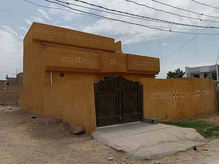 بيت مساحه ١٥٠ متر واجهه ١٠ نزال ١٥ طابق ونص بغداد المحموديه البحث والتطوير قرب اسواق الملوك ثالث بيت عن شارع ٤٠ مقابل تقاطع البساله السعر ١١٧ مليون  ويباع كذالك ع المبادره الحاصل ع موافقه جاهزه 
الامراء للعقار *********** واتساب ***********
