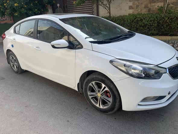 سلام عليكم كيه سيراتو ٢٠١٤ للبيع بيه صبغ حزام بدون دواخل سياره جاهزه من كلشي تريد تحويل تريد وكاله مكان بغداد الحريه سعره ١٠٠ وبيه مجال قليل رقم الهاتف ***********
