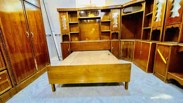 السلام عليكم من رخصت المسؤولين غرفه نوم مسرح احطاطه داخل خارج النظافه فول اربيعنيه السعر ٧٥٠ وبيها مجال العنوان الرمانه البوعبيد التواصل خاص او اتصال على الرقم الثاني ***********
