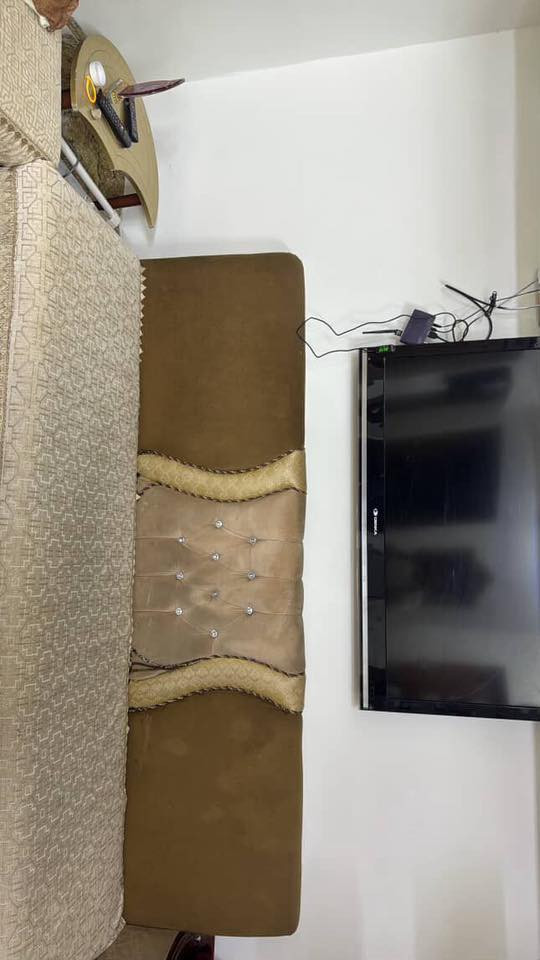 تخم خشب عمل يدوي ثقيل 10 متر  18 مقعد  رايدي ب300 وبي مجال للتواصل واتساب***********
