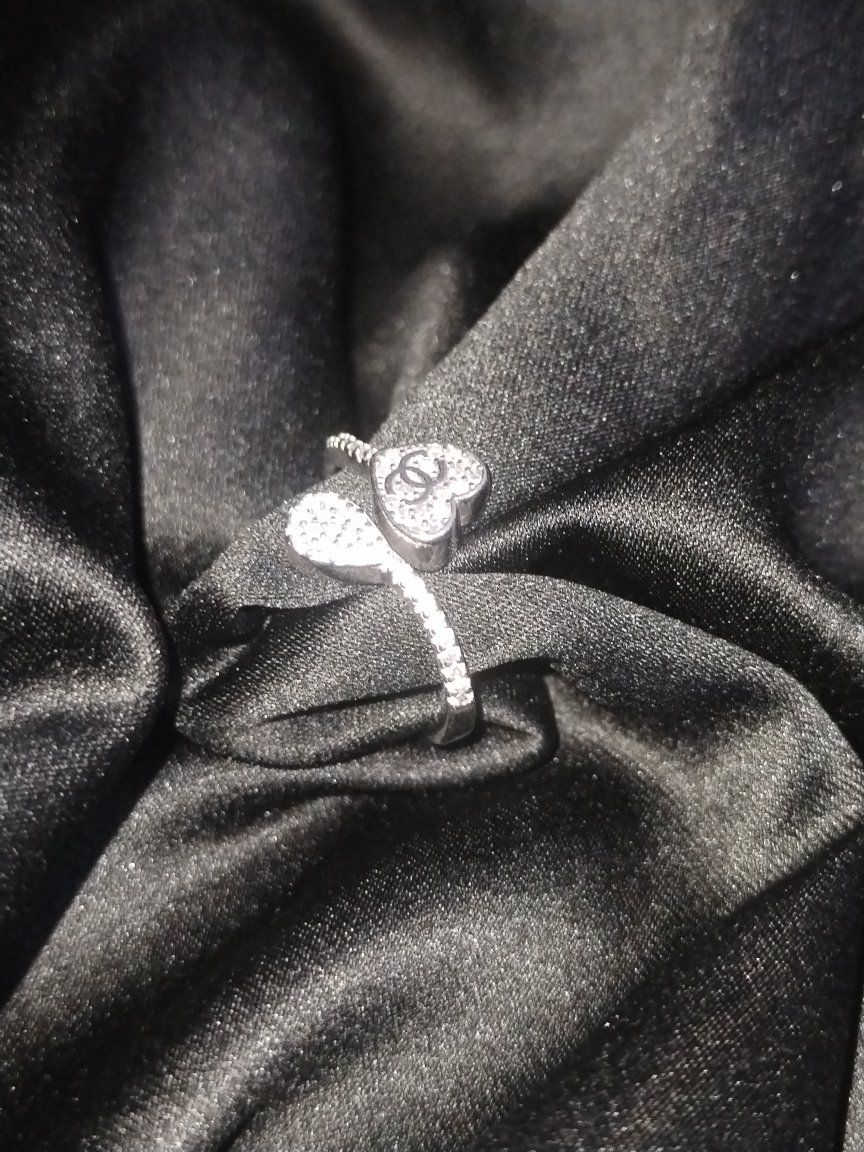 محابس فضه عيار 925يوجد توصيل


**إذا كنت صاحب هذا الإعلان وتريد حذفه لأي سبب، رجاءا أرسل رسالة إلى الدعم الفني**