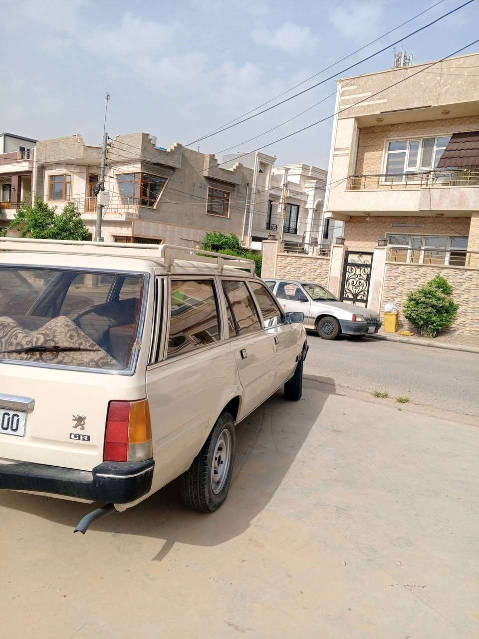 سلام عليكم اخوان عندي بيجو استيشن حجم 505  للبيع موديل 1985 رقم بغداد انگليزي بأسمي موجوده باربيل كلهه بلاد ماعدى صبغ جماليه سعر 70 ورقه وبيهه مجال  الاتصال على الرقم *********** أو *********** الكورك بيه وات ساب
