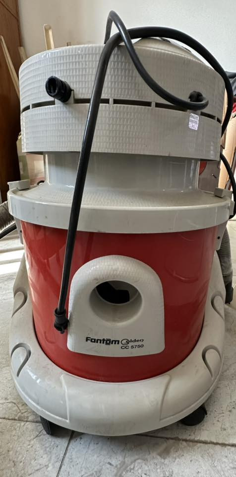 الغسالة سعرها 500 الف
منظفة القنفات سعرها 75 الف
المرجوحة 3 نفر 160 الف
المكنسة الشحن 160 الف
***********
