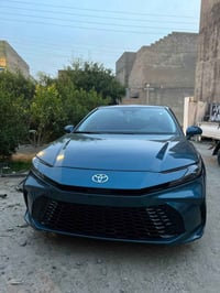 كامري لل بيع Le 2025 بلاص هايبرد 2500 ألون فيروزي ماشيه 14 الف دخول ذك...