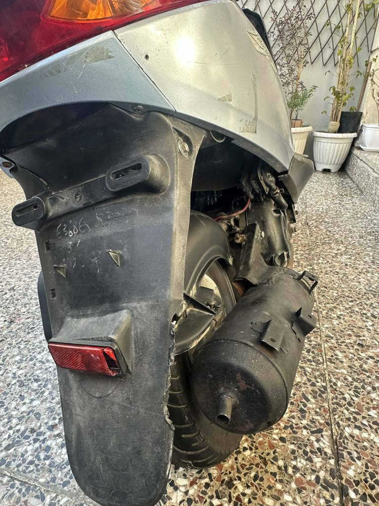 سلام عليكم بريز طافيه كوم حديد طافيه كفرات أصلي كابريتر اصليه سعر ٢٥٠ وبيها مجال عنوان بغداد بلديات متواجد ع الخاص ***********
