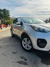 كيا سبورتج موديل ٢٠١٨ وارد امريكي بيها قطعتين تبديل جاملغ وبنيد نفس ال...