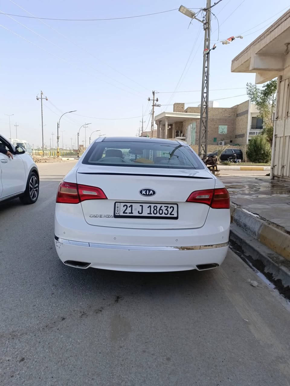 السلام عليكم كيا كادنزا 2010 خليجي رقم سليمانيه لل30 مالكها الشرعي يمي مكينه 3300بانورما مري شفط برده خلفيه بلاد بيها هواي مواصفات 
بيها  قطعه تبديل باب السائق فقط
تخم تايرجديد حداديه جديده 
سونارها موجود ظمن الصور 
ب122 وبيها مجال  
ناصرية قلعه سكر 
***********
***********
