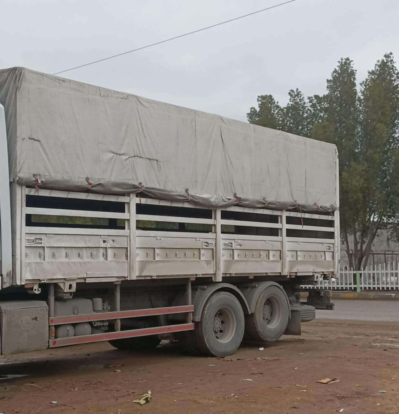 للبيع بدي كاعيه خشب مفتوح وجاهز مكان الزبير سعر ٢٠ ورقه بي مجال شي قليل ***********
