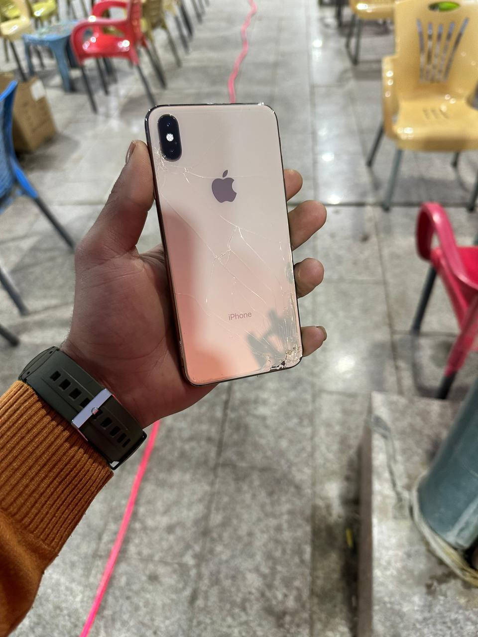 ايفون اكس اس ماكس 

ذاكرة 256……….. بطاريه 74 %

شرق اوسط / متوقف بصمة وجة فقط 

بي كسر بالضهر ممأثر عل شي 

 190 الف السعر / بيع او مراوس 

للتواصل والاستفسار / *********** 

اتصال او مراسلتنا عبر الواتساب 

العنوان السماوة : سوك المسكوف
